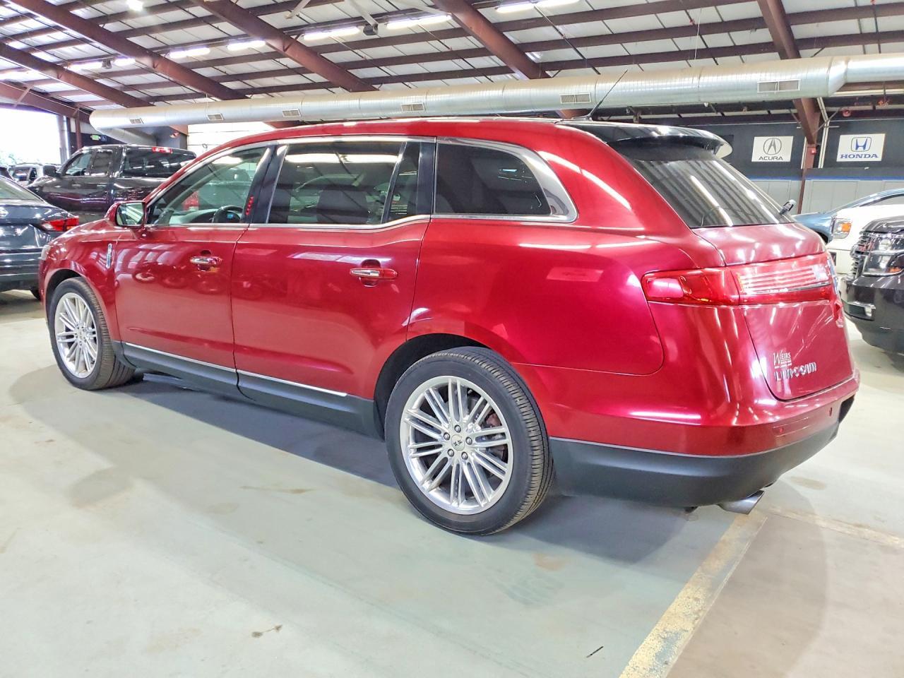 2016 LINCOLN MKT — фото 2