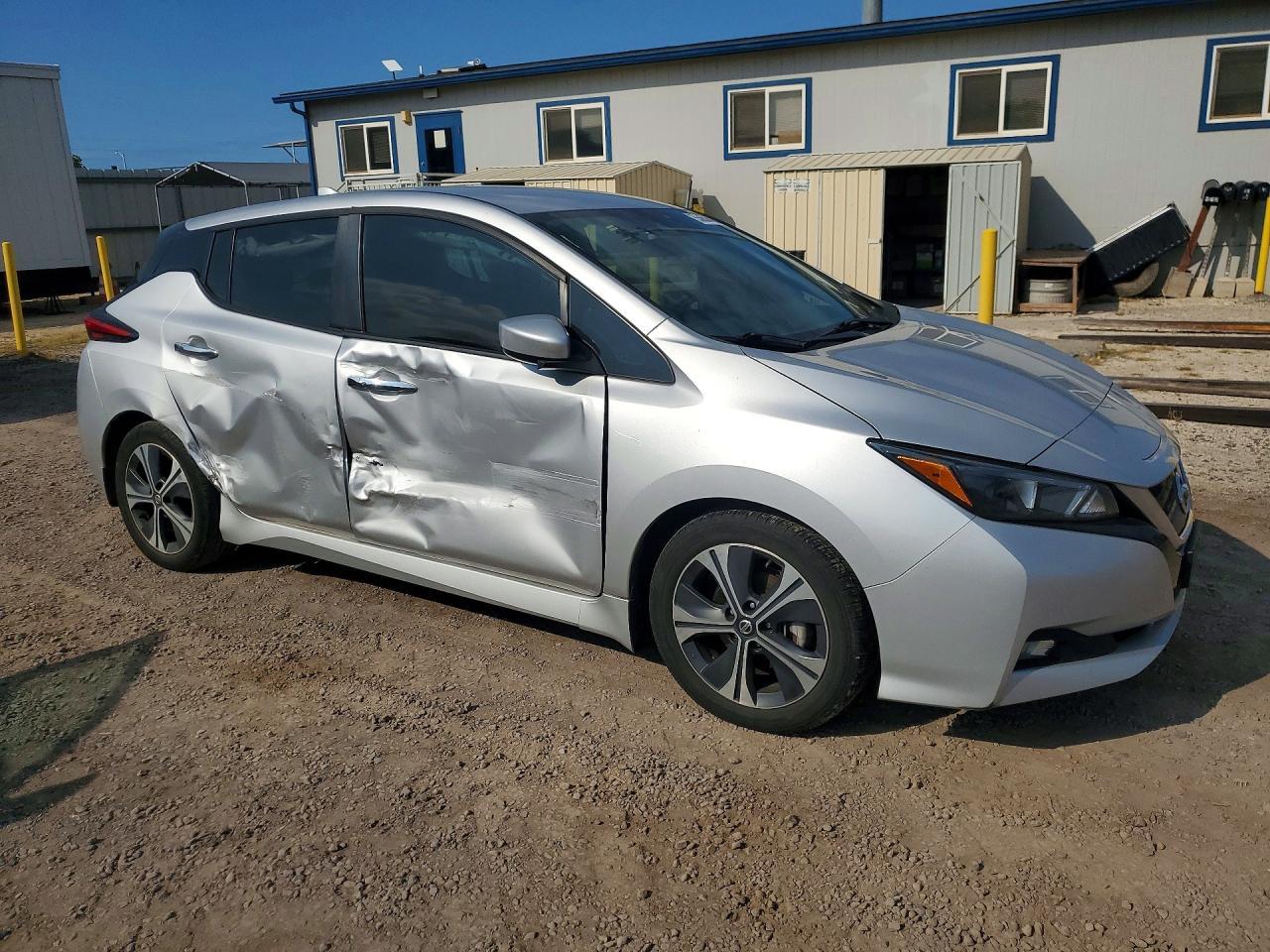 2021 NISSAN LEAF — фото 4