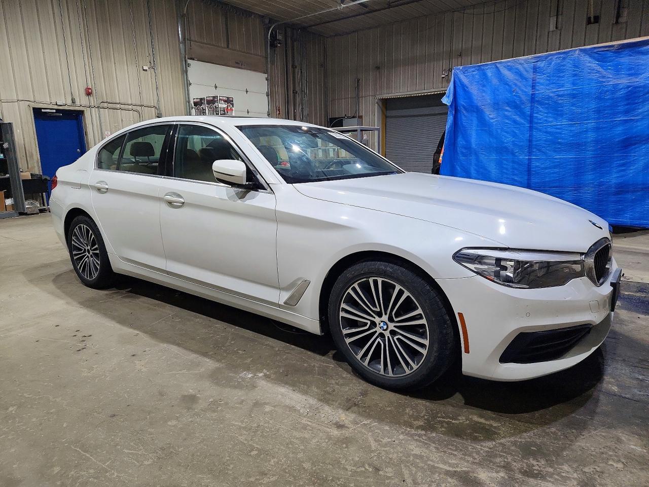 2020 BMW 5 SERIES — фото 4