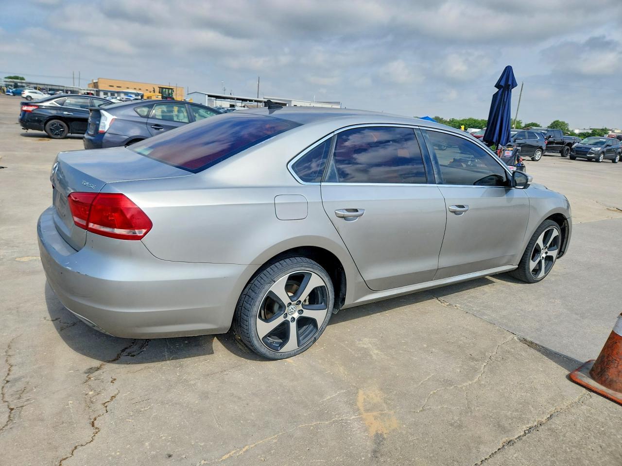 2013 VOLKSWAGEN PASSAT — фото 3