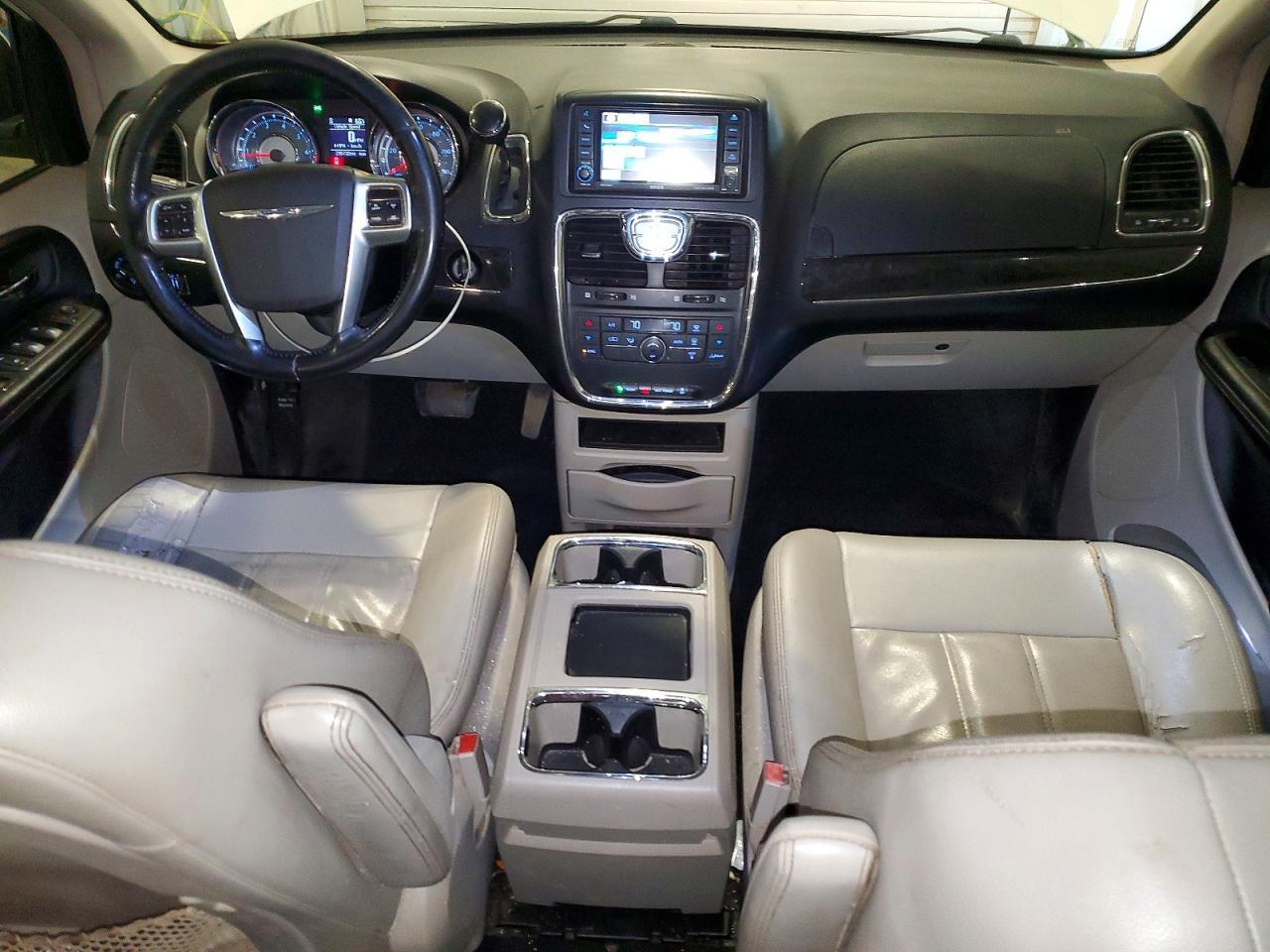 2013 CHRYSLER TOWN & COUNTRY — фото 8