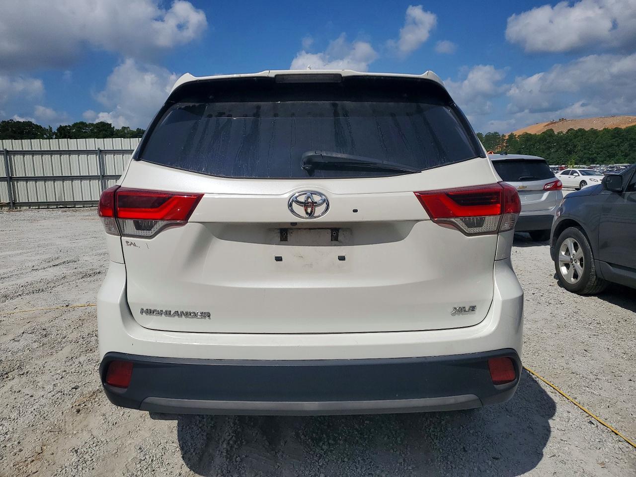 2019 TOYOTA HIGHLANDER — фото 6