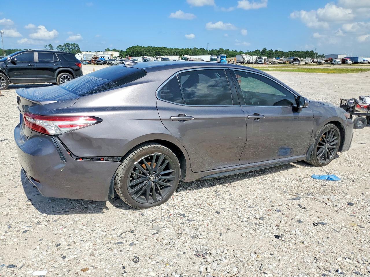 2022 TOYOTA CAMRY — фото 3