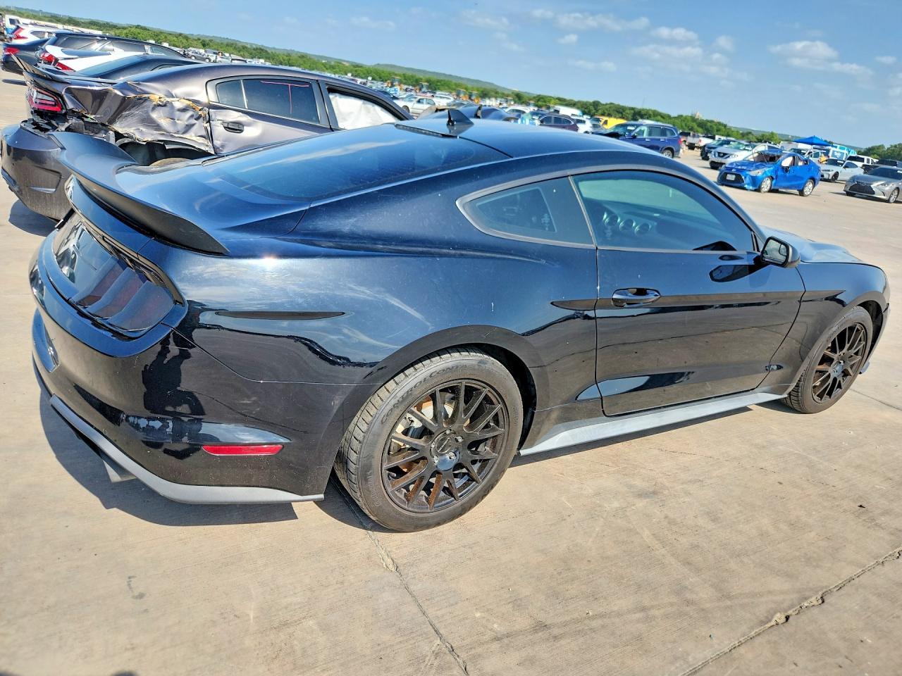 2020 FORD MUSTANG — фото 3