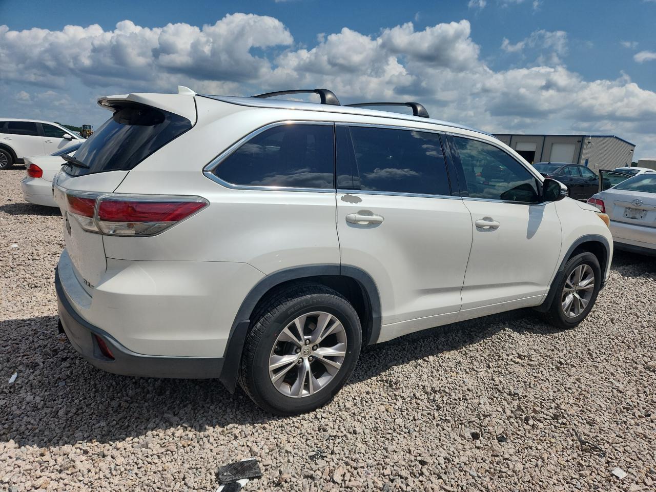 2015 TOYOTA HIGHLANDER — фото 3