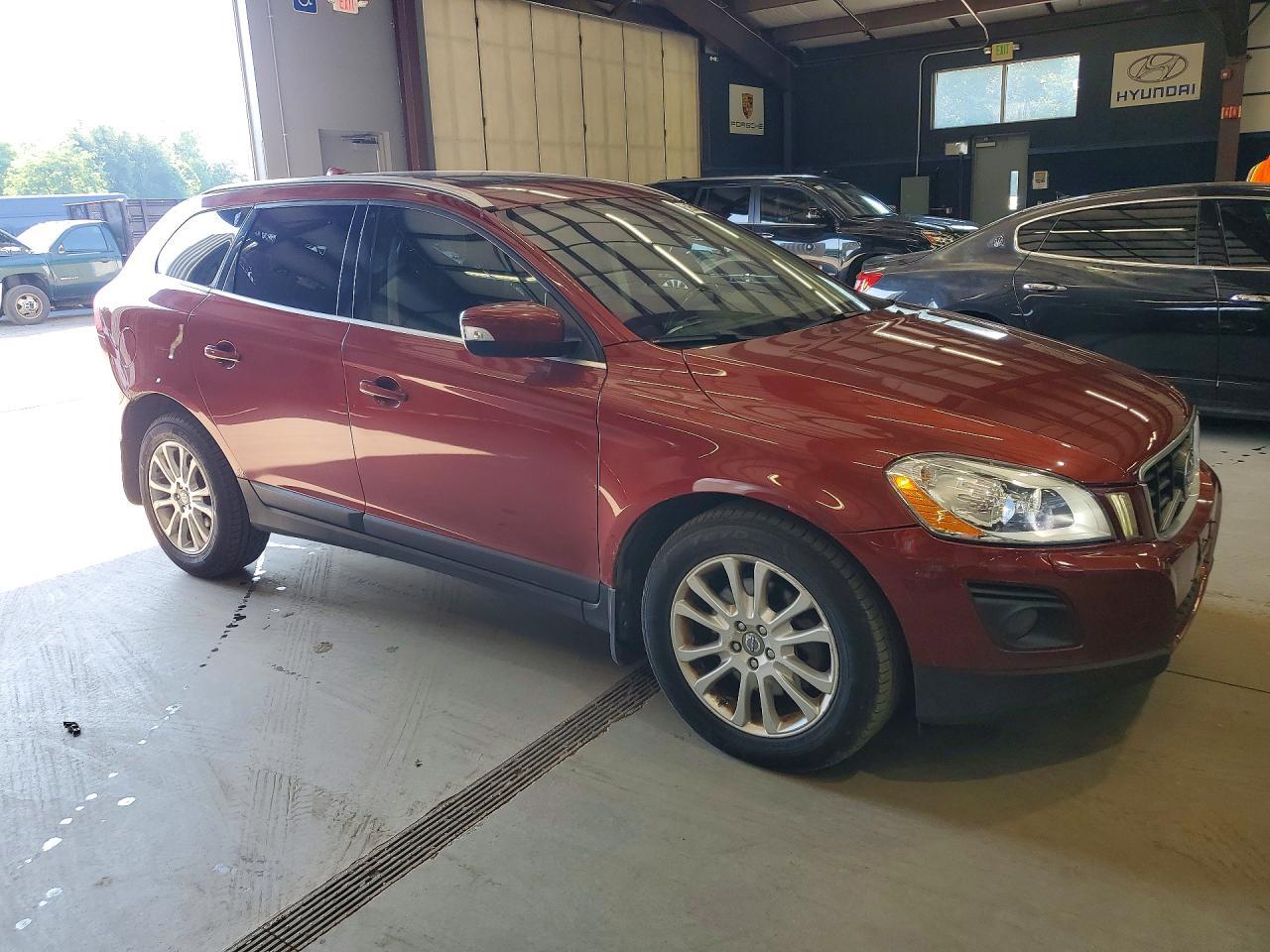 2010 VOLVO XC60 — фото 4