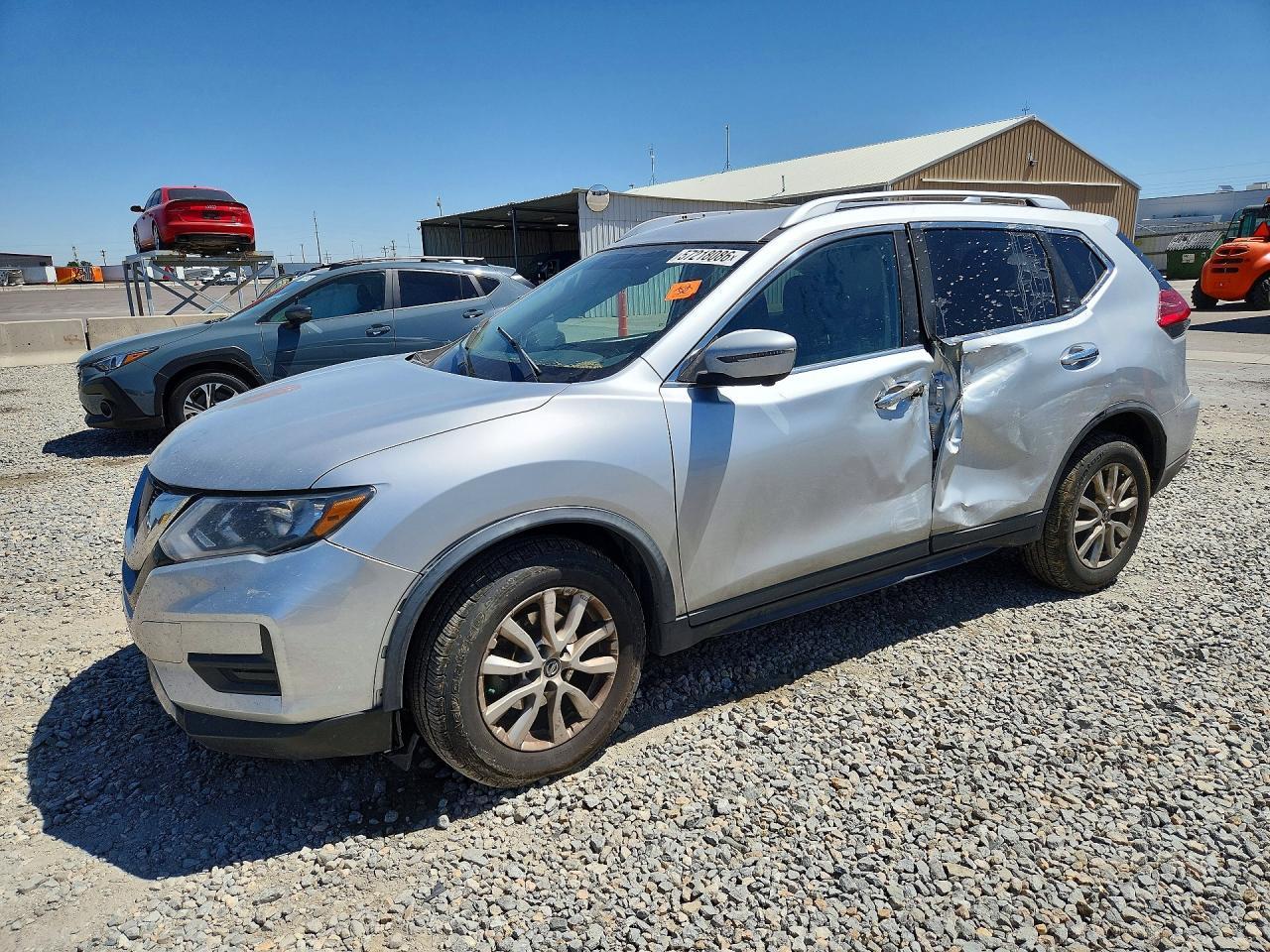 2017 NISSAN ROGUE — фото 1