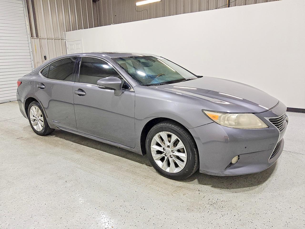 2013 LEXUS ES 300H — фото 4