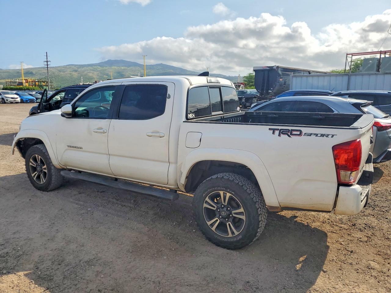 2016 TOYOTA TACOMA — фото 2
