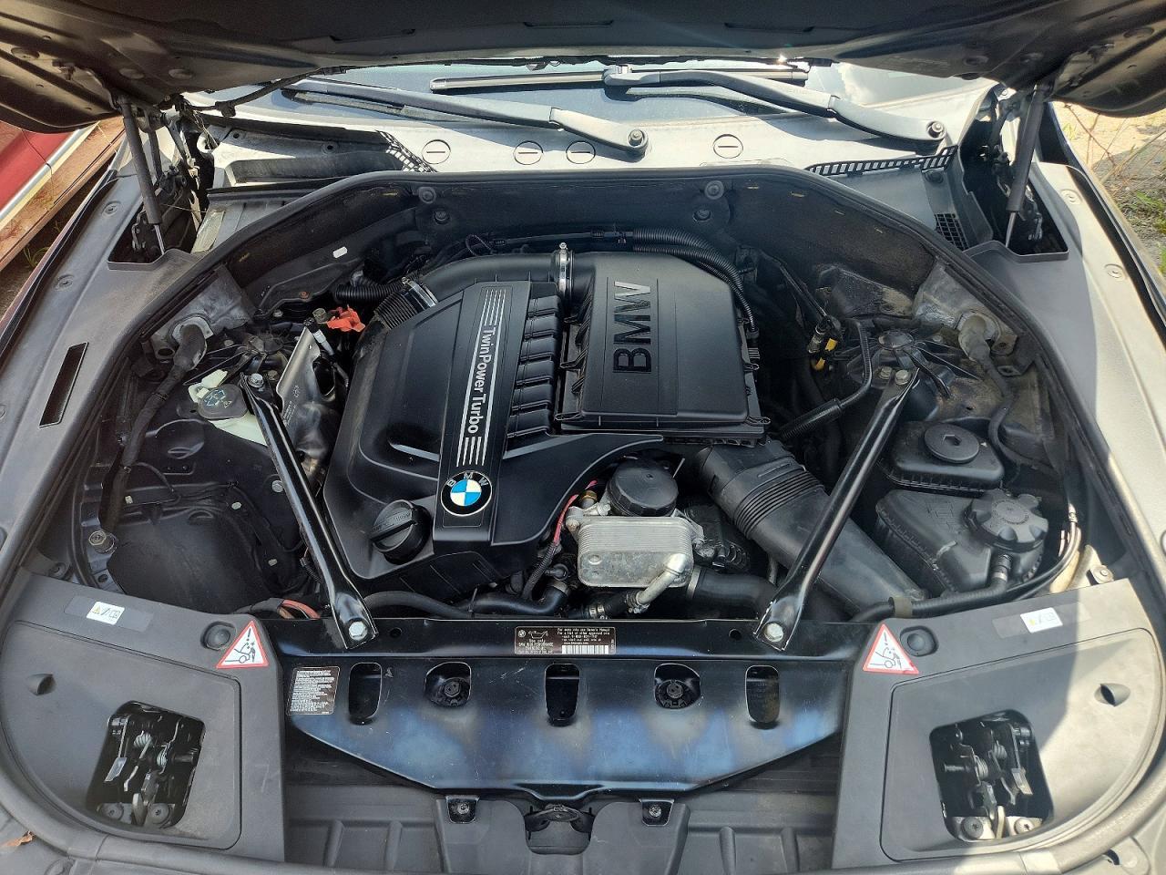 2012 BMW 5 SERIES GT — фото 11