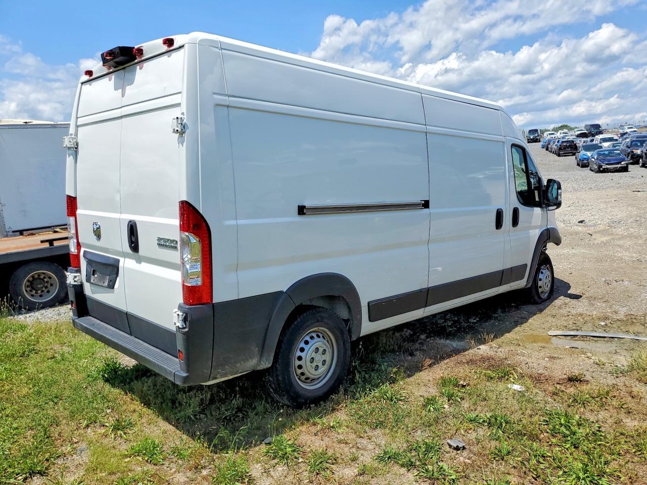 2025 RAM PROMASTER 1500 — фото 3