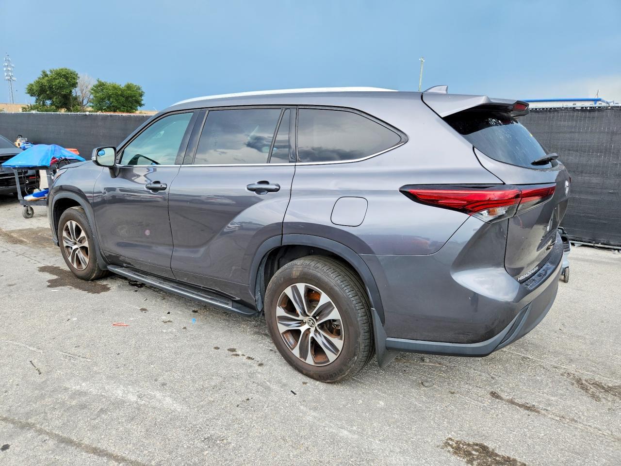 2021 TOYOTA HIGHLANDER — фото 2