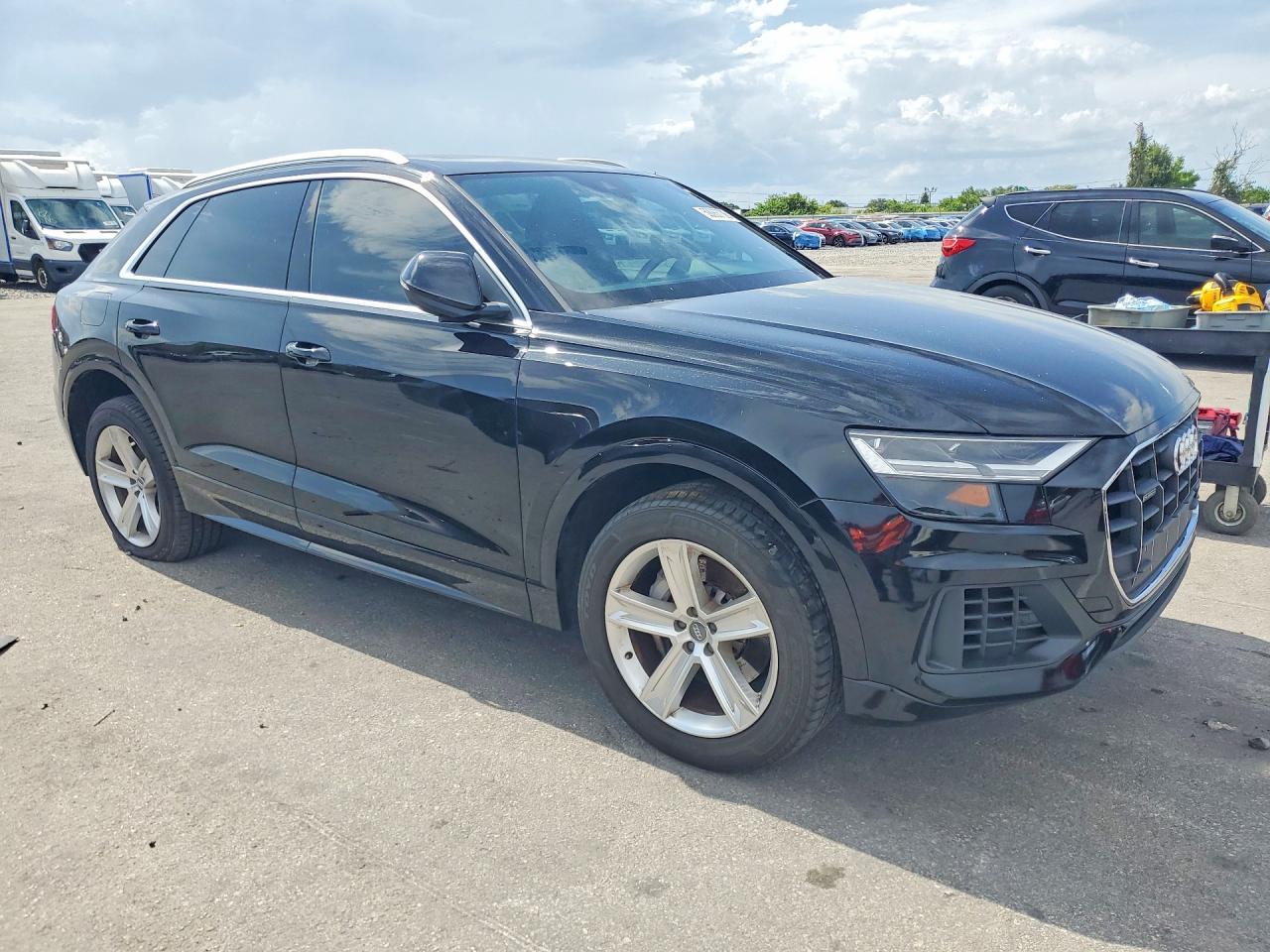 2019 AUDI Q8 — фото 4