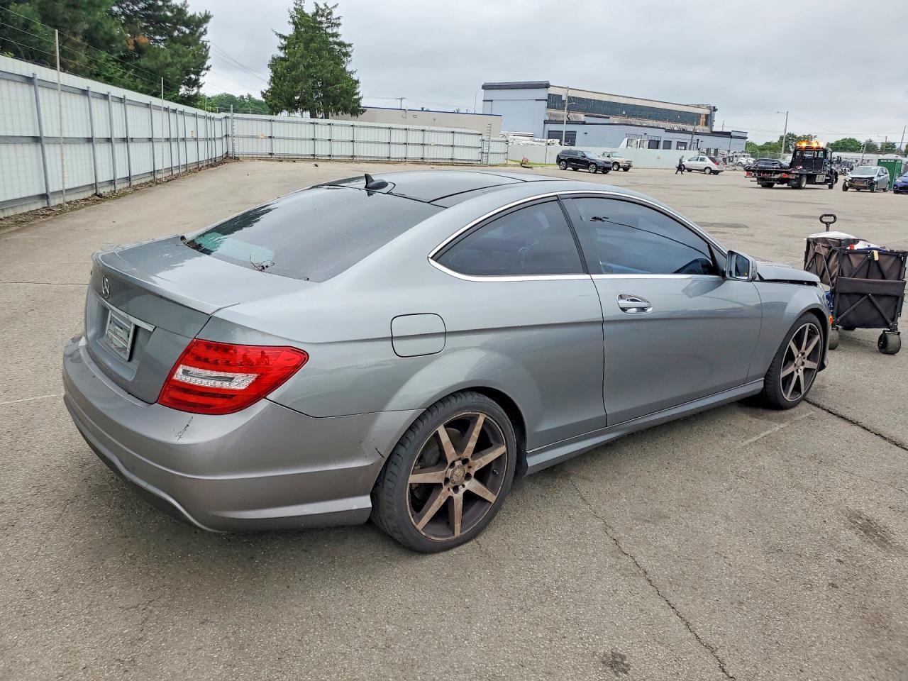MERCEDES-BENZ C-CLASS