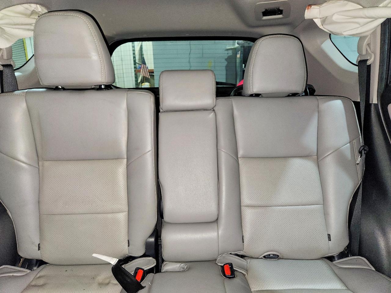 2017 TOYOTA RAV4 — фото 10