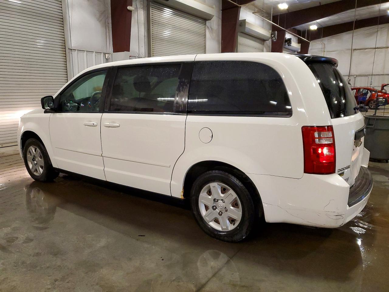 2010 DODGE GRAND CARAVAN — фото 2