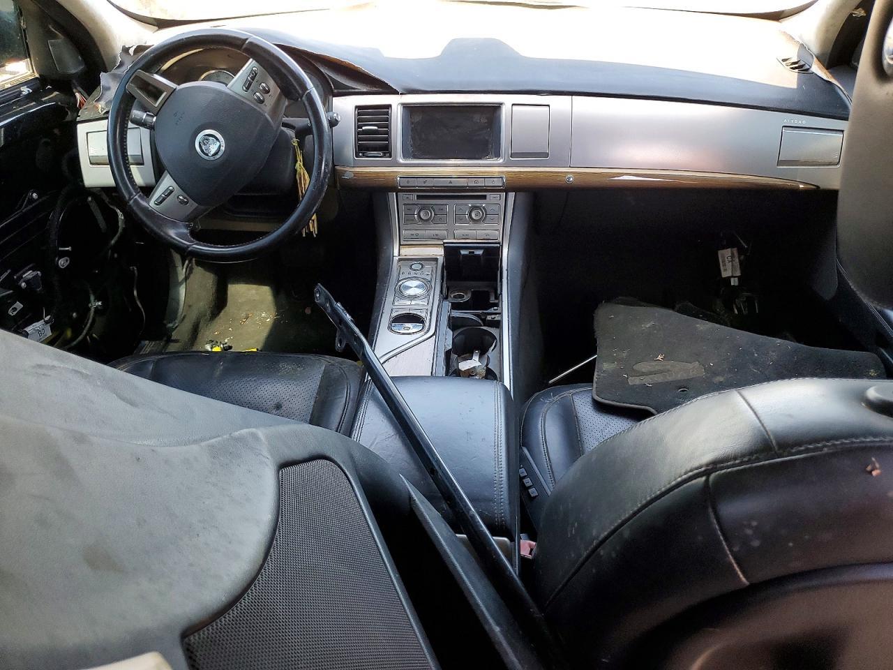 2011 JAGUAR XF — фото 8