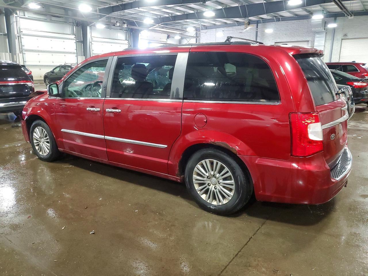 2013 CHRYSLER TOWN & COUNTRY — фото 2