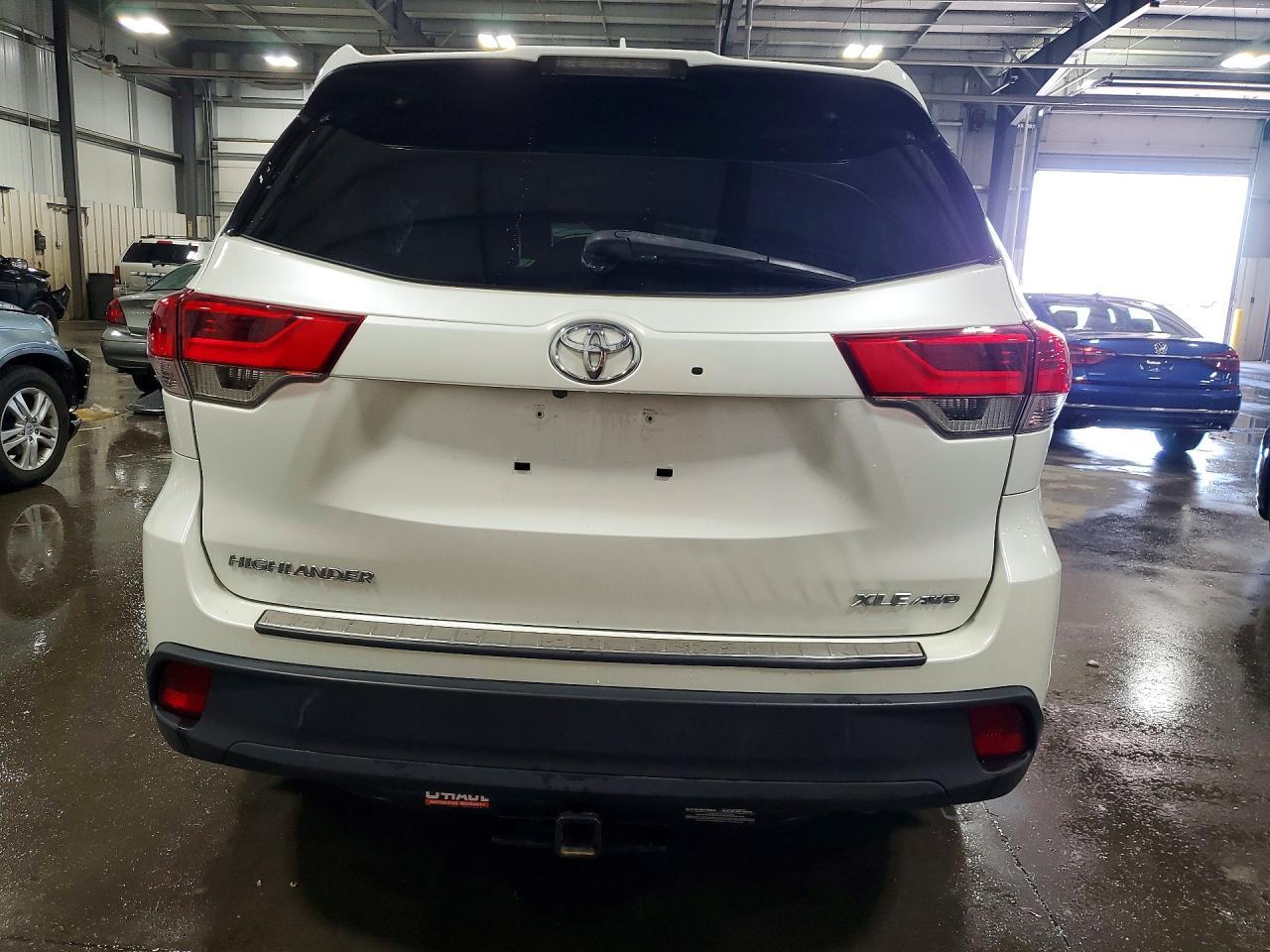 2019 TOYOTA HIGHLANDER — фото 6