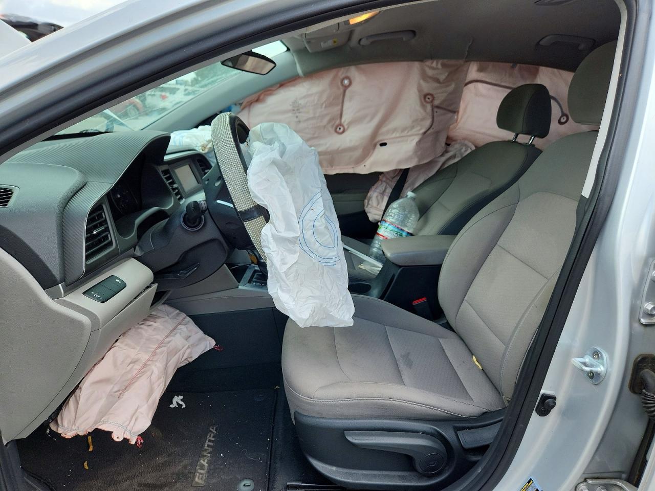 2019 HYUNDAI ELANTRA — фото 7