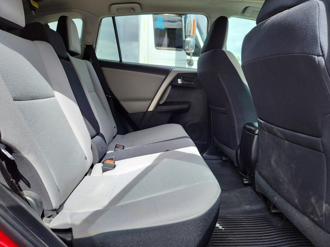 2016 TOYOTA RAV4 — фото 10