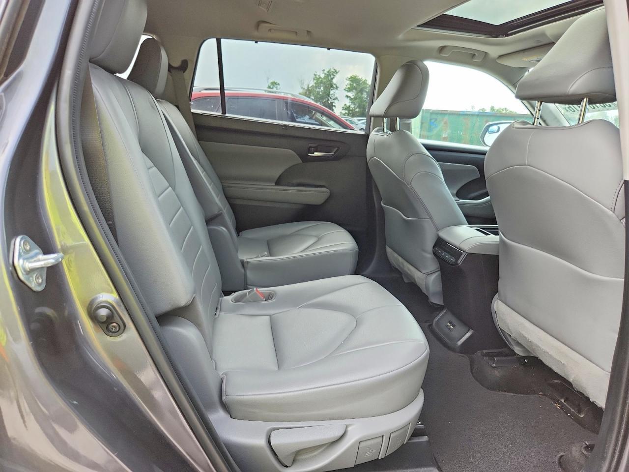 2021 TOYOTA HIGHLANDER — фото 11
