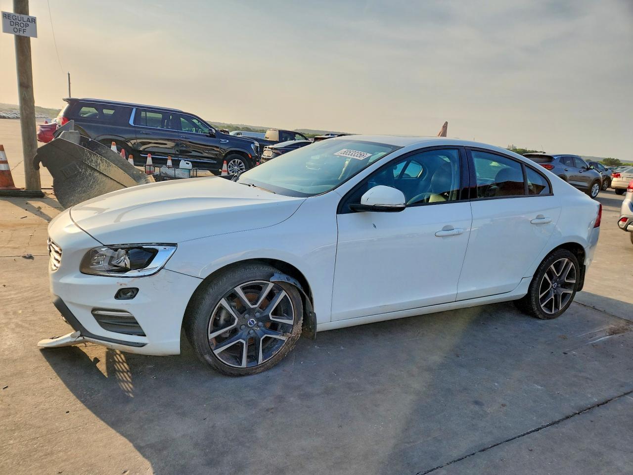 2018 VOLVO S60 — фото 1