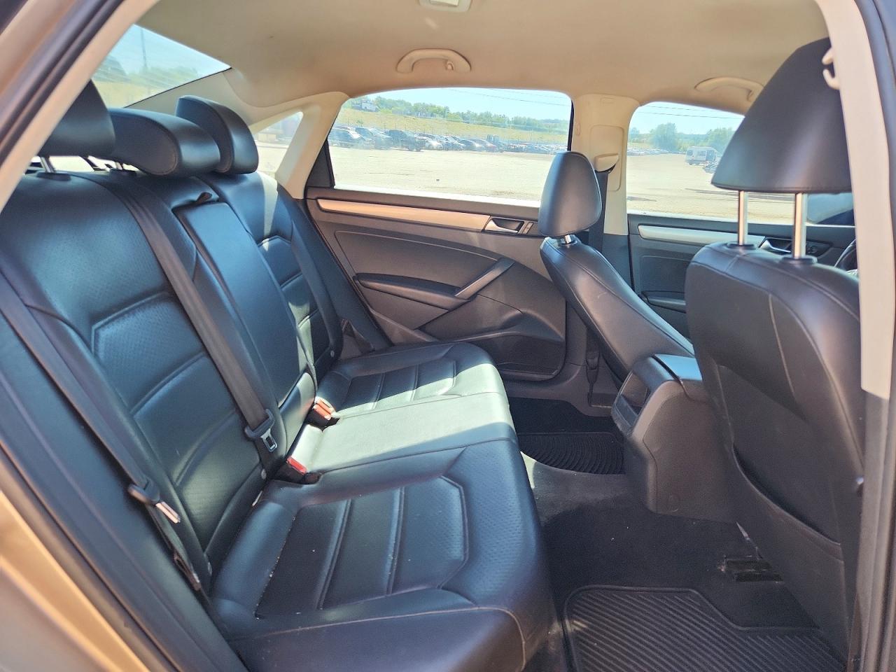 2015 VOLKSWAGEN PASSAT — фото 10