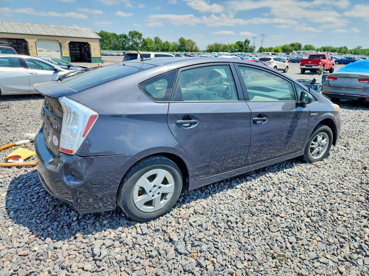 2011 TOYOTA PRIUS — фото 3