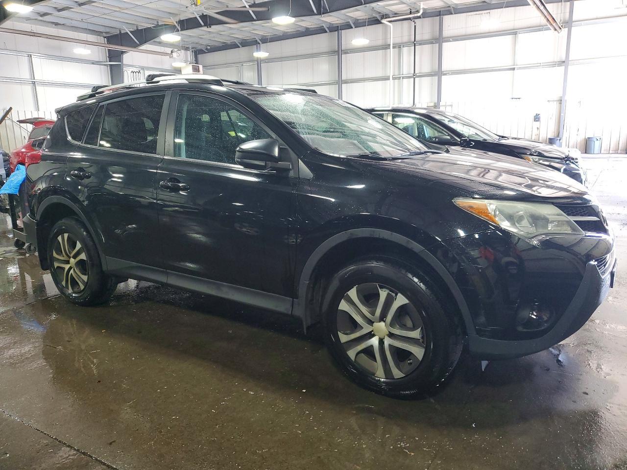 2015 TOYOTA RAV4 — фото 4