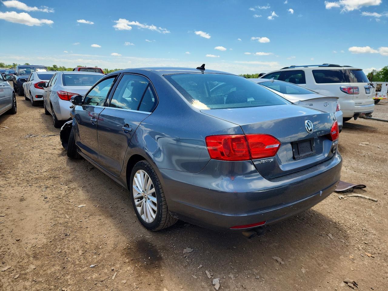 2013 VOLKSWAGEN JETTA — фото 2