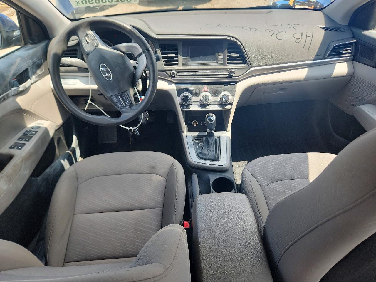 2019 HYUNDAI ELANTRA — фото 8