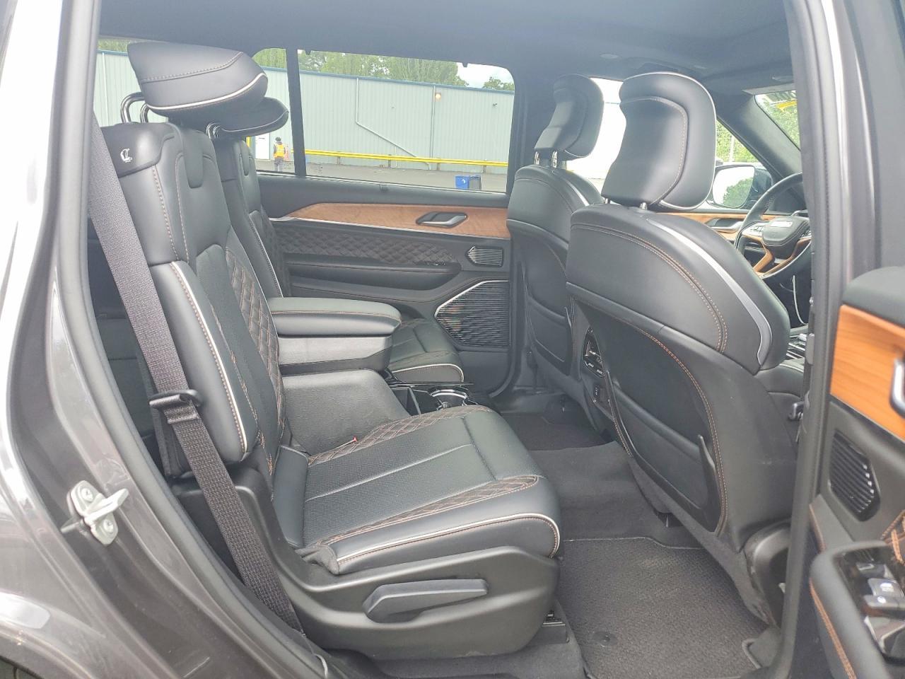 2023 JEEP GRAND CHEROKEE — фото 10
