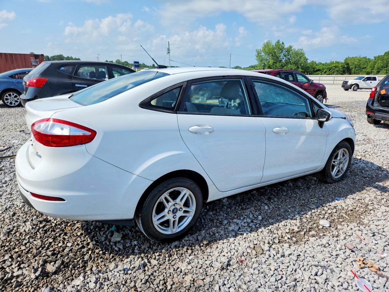 2017 FORD FIESTA — фото 3