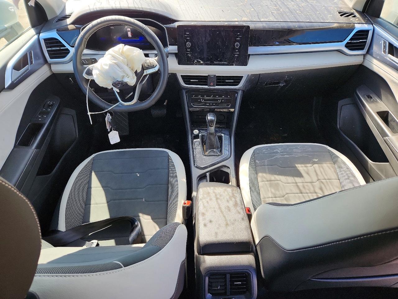 VOLKSWAGEN TAOS