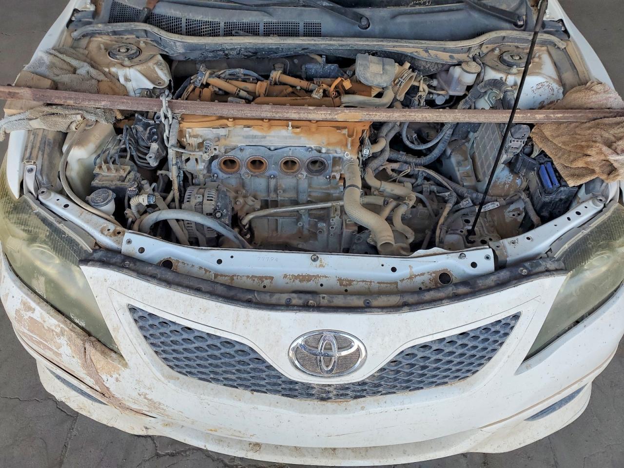 2011 TOYOTA CAMRY — фото 11