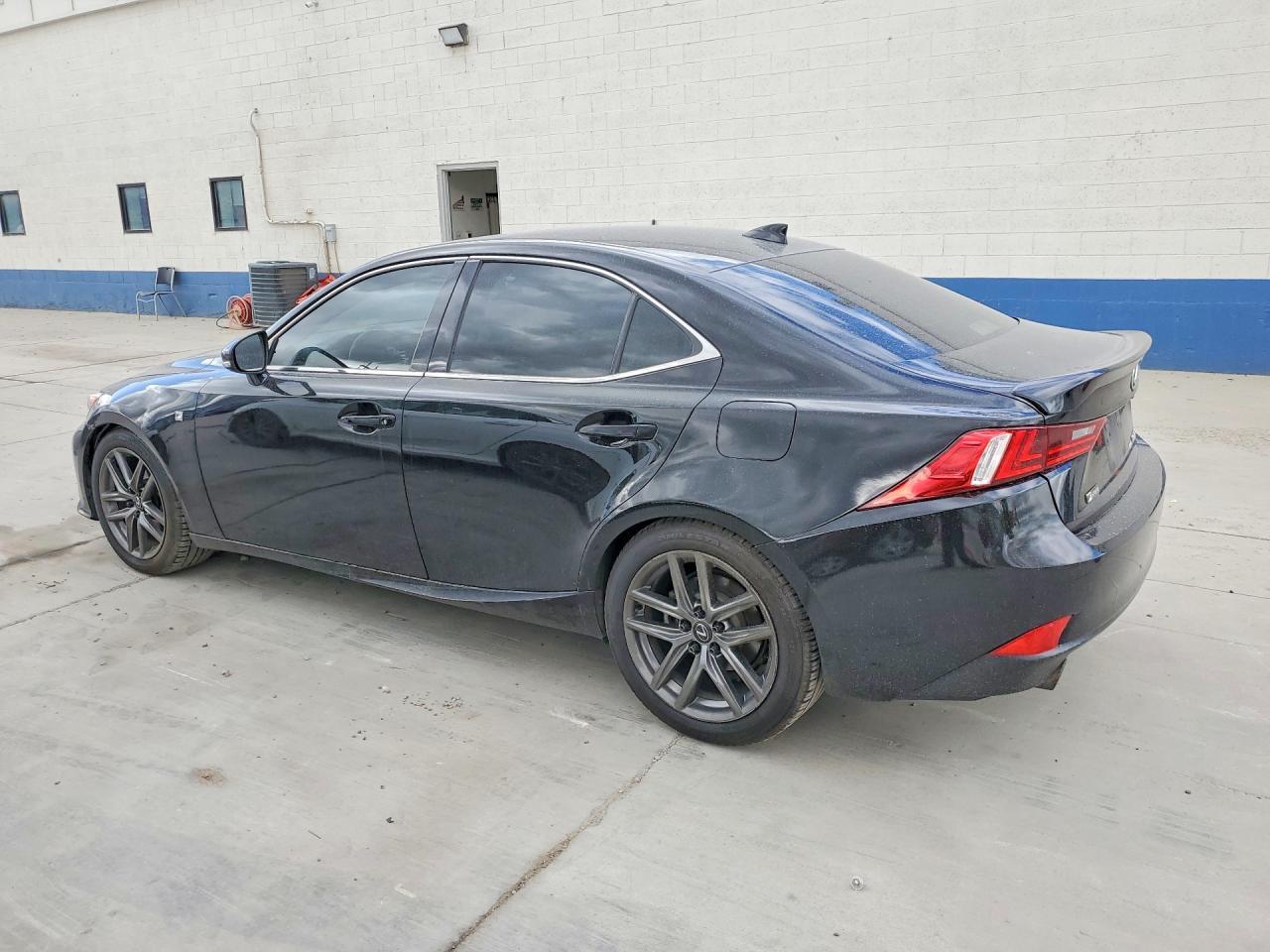 2015 LEXUS IS 250 — фото 2