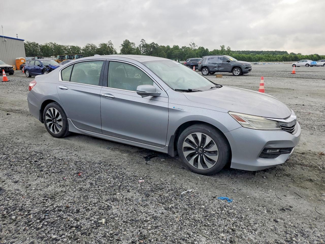2017 HONDA ACCORD HYBRID — фото 4