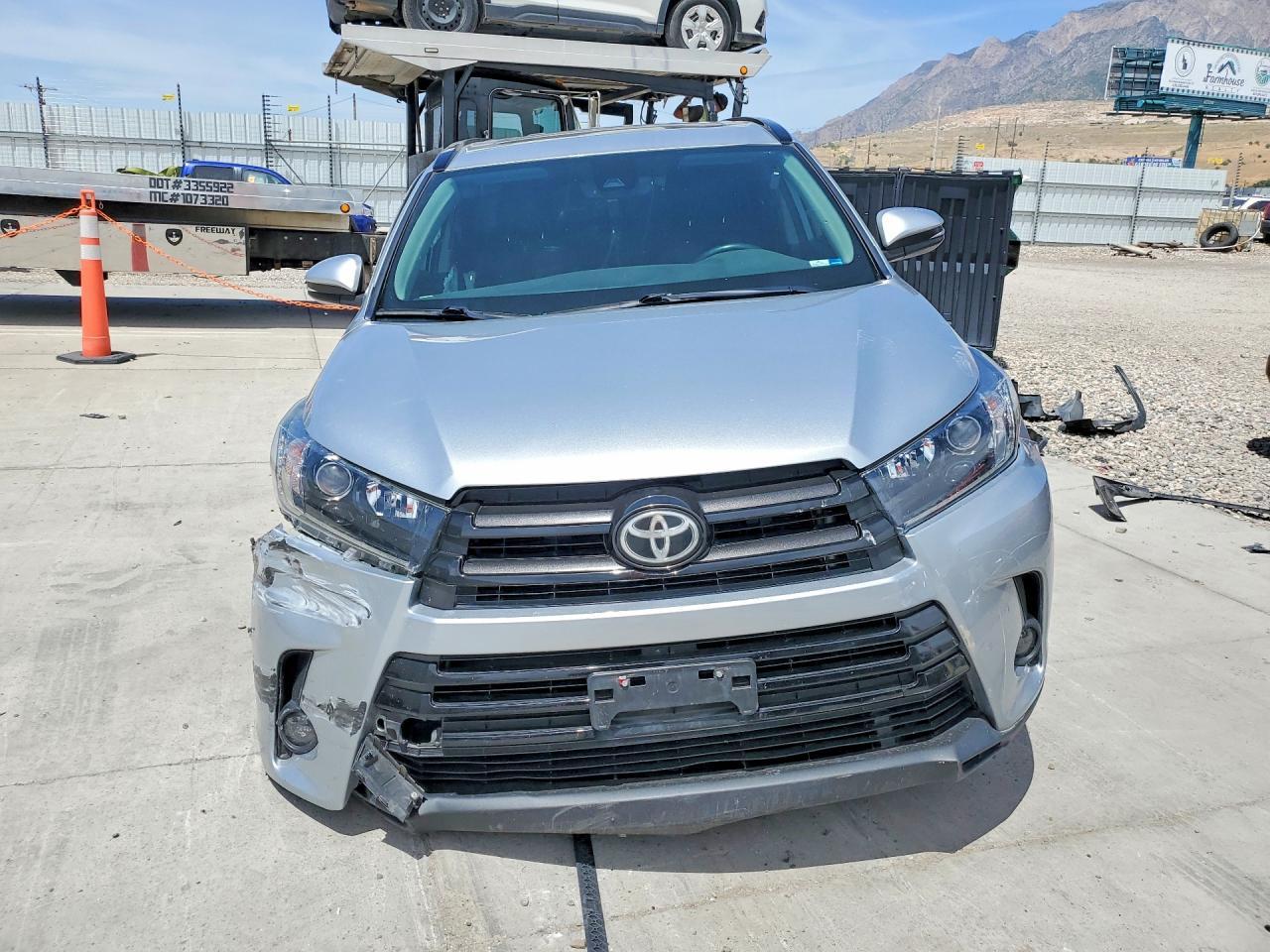 2019 TOYOTA HIGHLANDER — фото 5