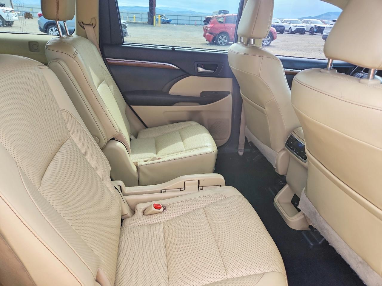 2017 TOYOTA HIGHLANDER — фото 11