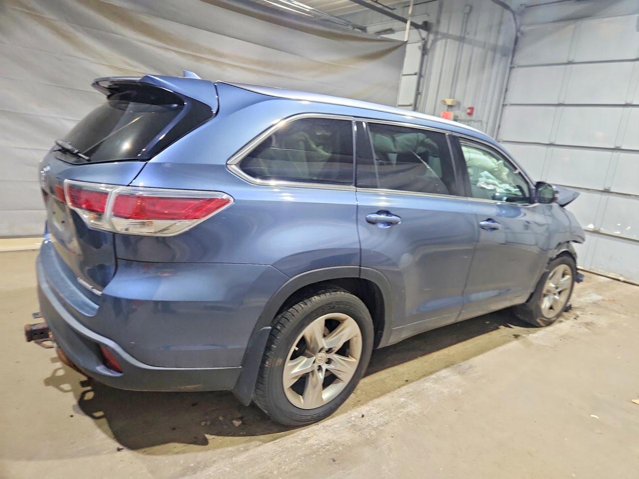 2015 TOYOTA HIGHLANDER — фото 3