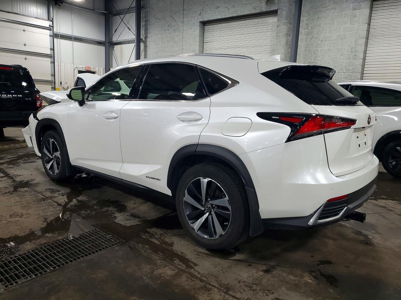 2020 LEXUS NX 300H — фото 2