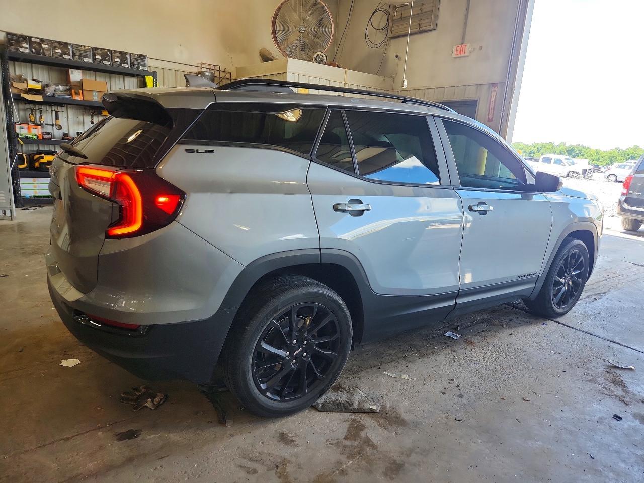 2023 GMC TERRAIN — фото 3