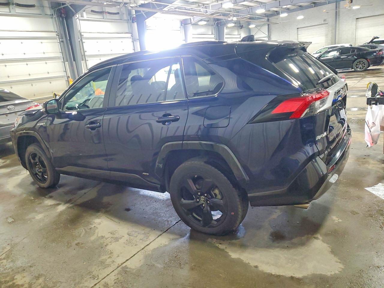 2019 TOYOTA RAV4 HYBRID — фото 2