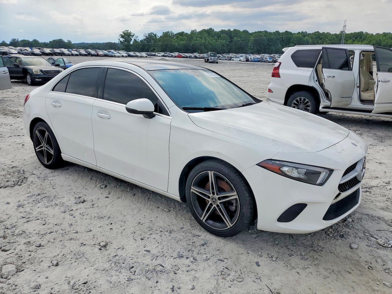 2019 MERCEDES-BENZ A-CLASS — фото 4