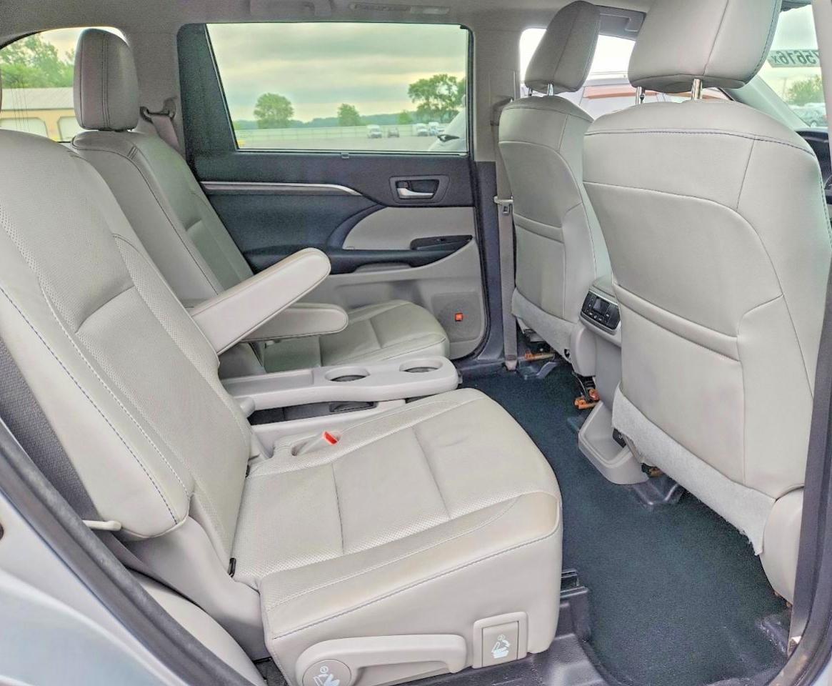 2017 TOYOTA HIGHLANDER — фото 11