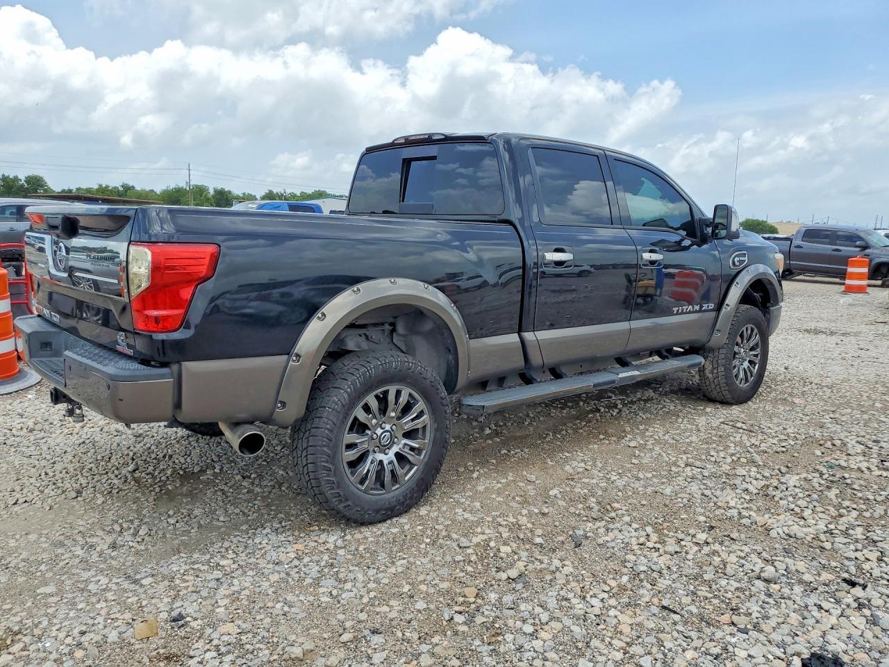 2016 NISSAN TITAN — фото 3