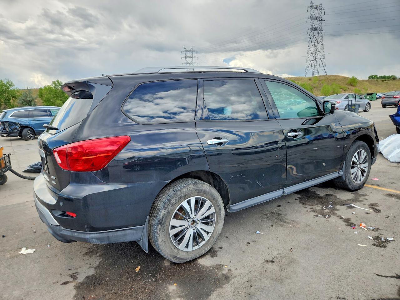 2017 NISSAN PATHFINDER — фото 3