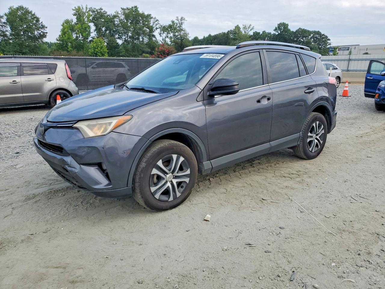 2018 TOYOTA RAV4 — фото 1