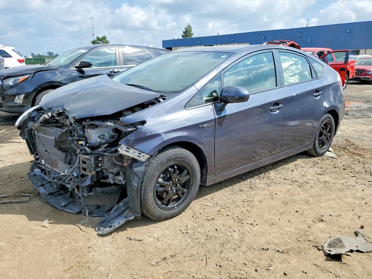 2015 TOYOTA PRIUS — фото 1
